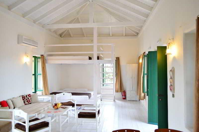 Atlantis Houses Chalki Town Buitenkant foto